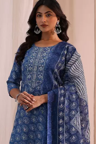 women ethnic motifs printed regular kurta with trousers & with dupatta
