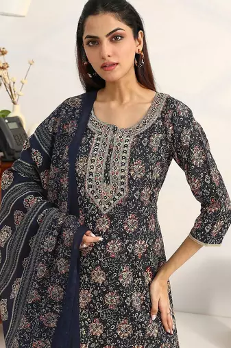 women floral printed regular thread work kurta with trousers & with dupatta