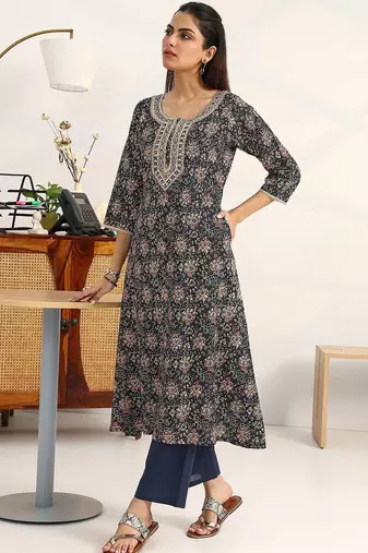 women floral printed regular thread work kurta with trousers & with dupatta