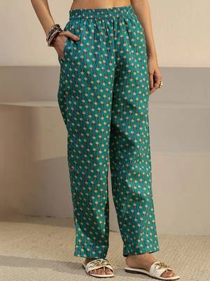 women floral printed regular kurta with trousers & with dupatta 7