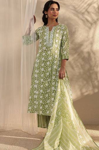 women floral printed regular kurta with trousers & with dupatta