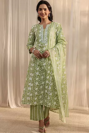 women floral printed regular kurta with trousers & with dupatta