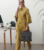 women ethnic motifs printed regular cotton blend kurta with trousers