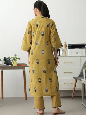 women ethnic motifs printed regular cotton blend kurta with trousers 2
