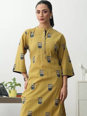 women ethnic motifs printed regular cotton blend kurta with trousers 4