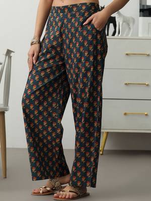 women floral printed regular cotton blend kurta with trousers 4