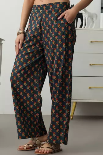 women floral printed regular cotton blend kurta with trousers