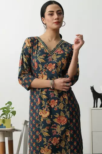 women floral printed regular cotton blend kurta with trousers