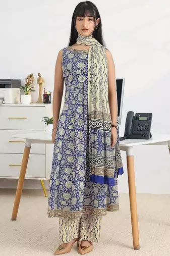 women floral printed regular thread work kurta with trousers & with dupatta