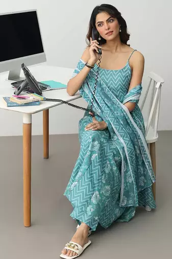 women printed regular cotton blend kurta with trousers & with dupatta