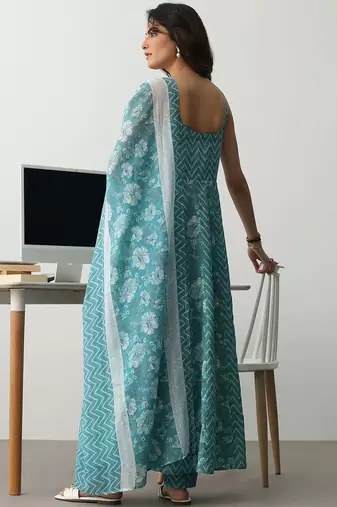 women printed regular cotton blend kurta with trousers & with dupatta