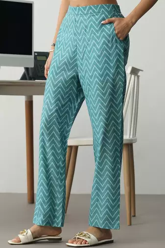 women printed regular cotton blend kurta with trousers & with dupatta