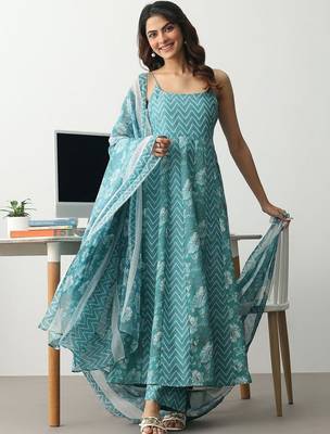 women printed regular cotton blend kurta with trousers & with dupatta 6