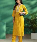 women ethnic motifs printed regular thread work kurta with trousers