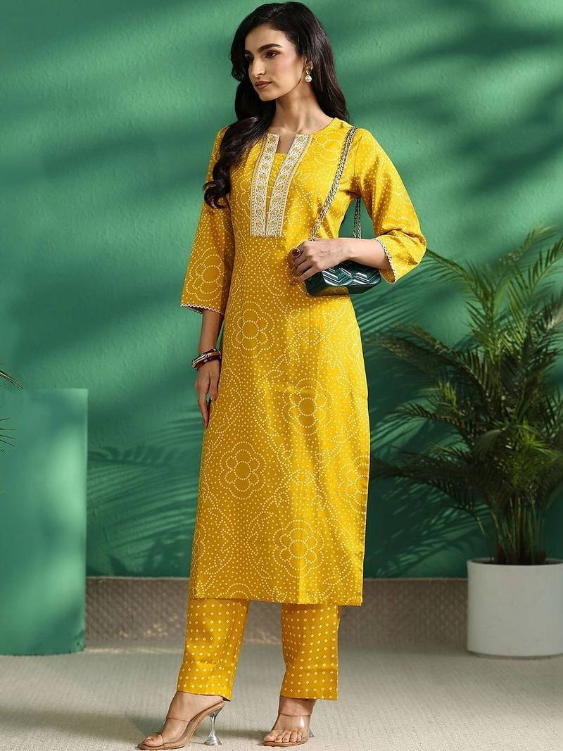 women ethnic motifs printed regular thread work kurta with trousers