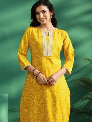women ethnic motifs printed regular thread work kurta with trousers 2