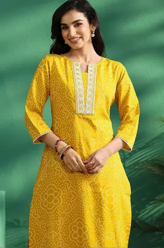 women ethnic motifs printed regular thread work kurta with trousers
