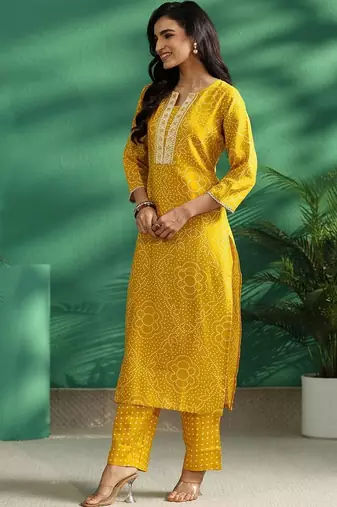 women ethnic motifs printed regular thread work kurta with trousers