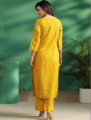 women ethnic motifs printed regular thread work kurta with trousers 5