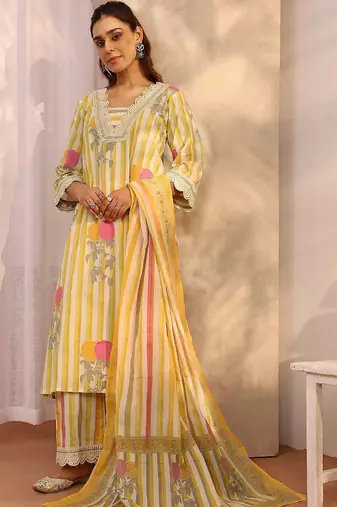 women printed regular kurta with trousers & with dupatta