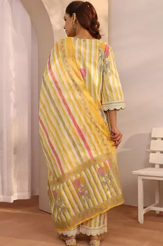 women printed regular kurta with trousers & with dupatta