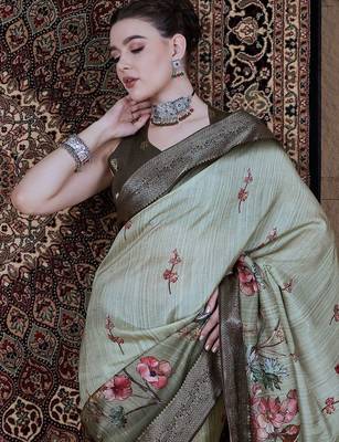 Green floral zari silk blend sungudi saree 5