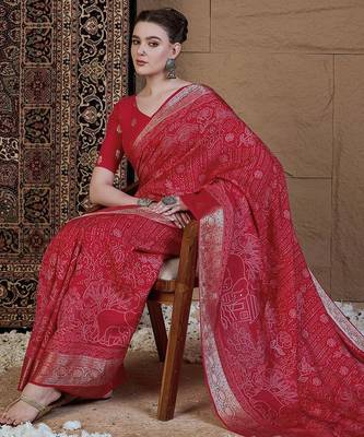 Red ethnic motifs zari silk blend sungudi saree 4