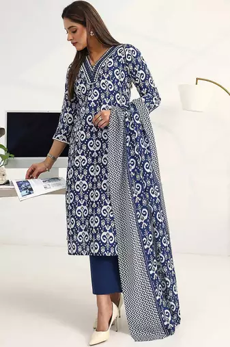 women ethnic motifs printed regular kurta with trousers & with dupatta