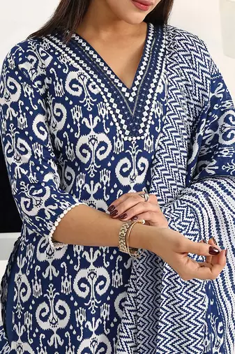 women ethnic motifs printed regular kurta with trousers & with dupatta