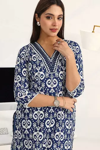 women ethnic motifs printed regular kurta with trousers & with dupatta