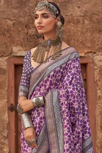 Magenta ethnic women motifs zari silk blend banarasi saree