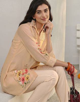 peach floral printed silk blend straight kurta set 2