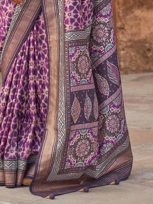Magenta ethnic women motifs zari silk blend banarasi saree 4
