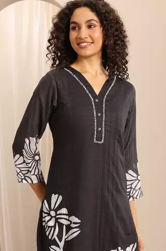 floral printed v-neck thread work straight kurta with trousers & dupatta