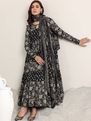 womens black printed cotton anarkali kurta with trousers & dupatta 3