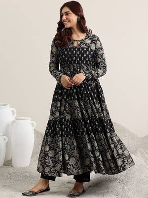 womens black printed cotton anarkali kurta with trousers & dupatta 5