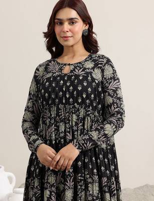 womens black printed cotton anarkali kurta with trousers & dupatta 6