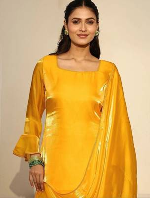 women regular kurta with palazzos & with dupatta 3