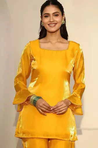 women regular kurta with palazzos & with dupatta