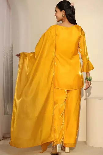 women regular kurta with palazzos & with dupatta