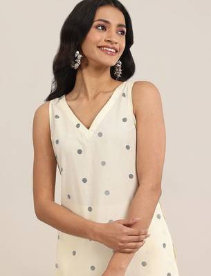 women printed regular kurta with palazzos 2