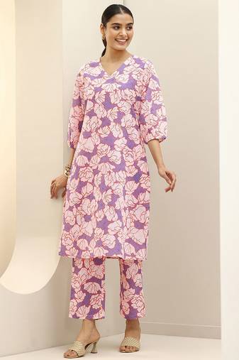 women floral printed regular thread work kurta with trousers