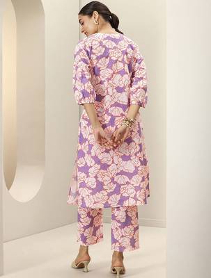 women floral printed regular thread work kurta with trousers 4