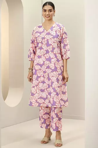 women floral printed regular thread work kurta with trousers