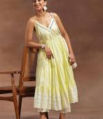 women ethnic motifs embroidered tiered chikankari kurta with trousers