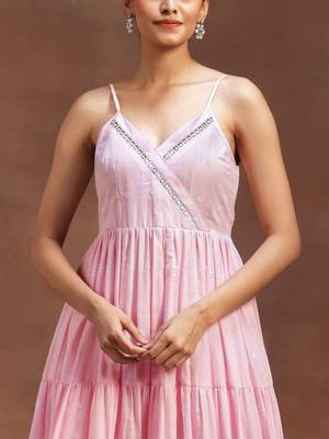 women ethnic motifs embroidered tiered chikankari kurta with trousers 4