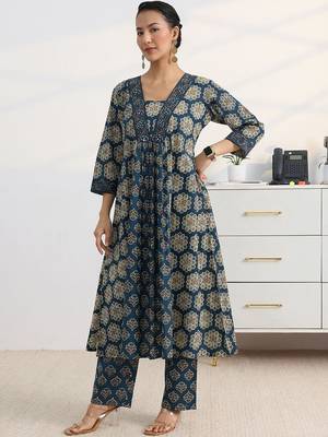 libas blue floral printed a-line suit set with dupatta 4