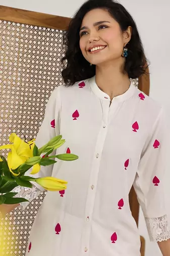 women ethnic motifs embroidered regular kurta with trousers