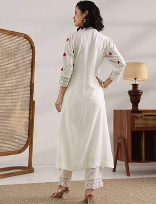 women ethnic motifs embroidered regular kurta with trousers 4