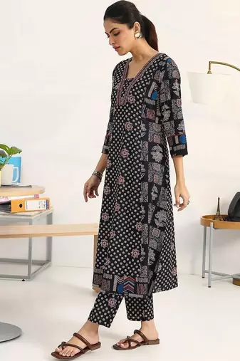 women ethnic motifs printed regular kurta with trousers & with dupatta